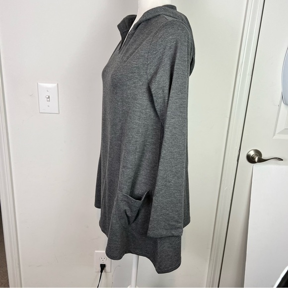 LOGO By Lori Goldstein sweater womens M Grey hooded pullover top lounge pockets - Picture 3 of 9